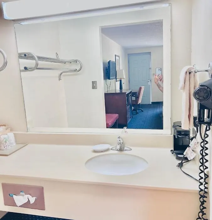 Ashley Inn-1