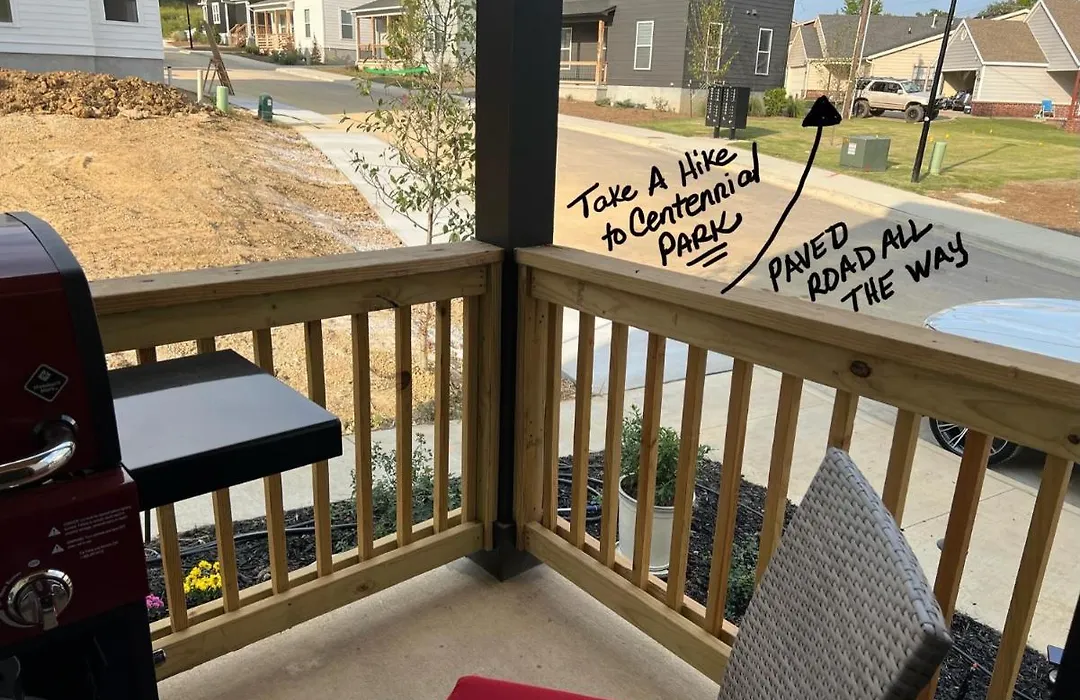 New Centennial Park Luxury Smart Home W Courtyard-1