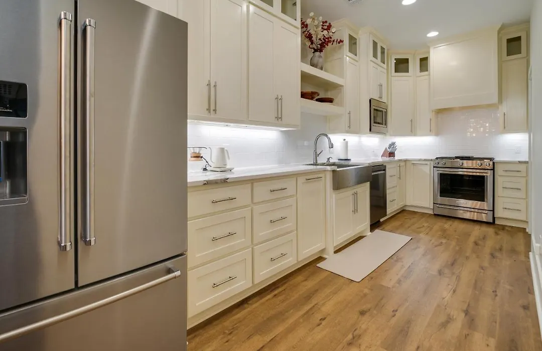 Upscale Texarkana Townhome, Walk To Downtown!-1