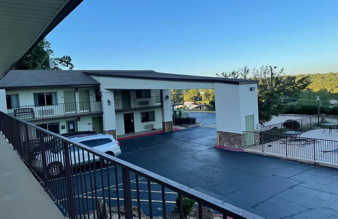 Quality Inn Clinton North-1