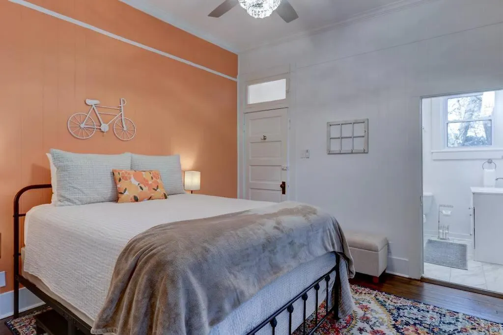 New! Orange Street Downtown Cottage-1