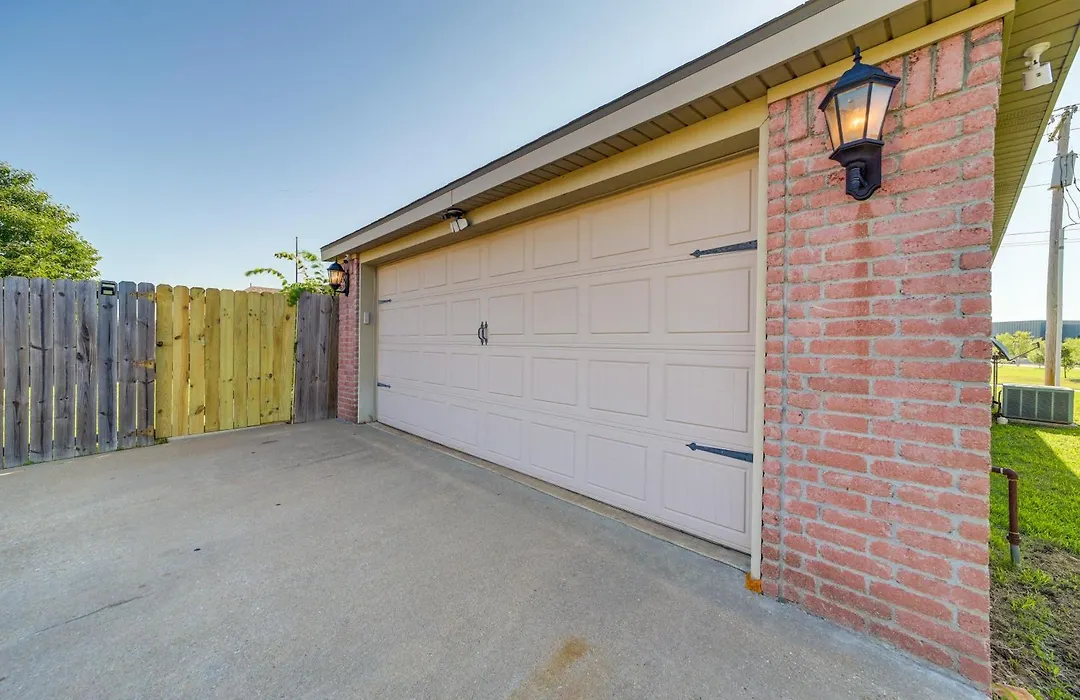 Central Bentonville Home With Fenced Yard!-1