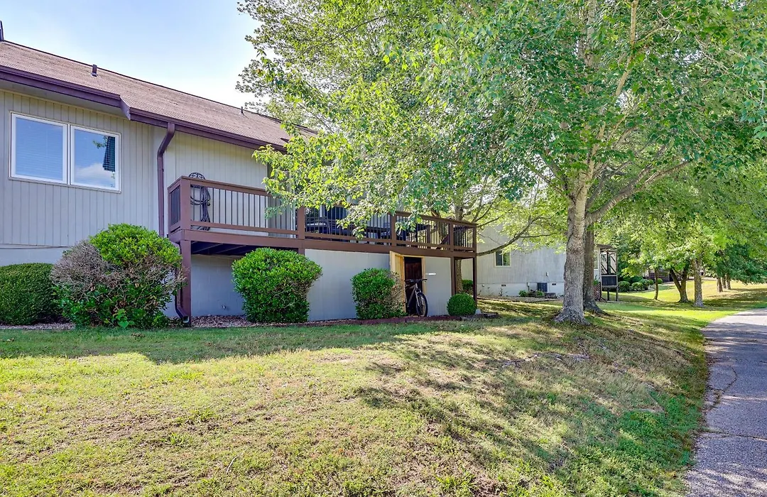 Bella Vista Home W/ Deck + Trails: On Golf Course!-1