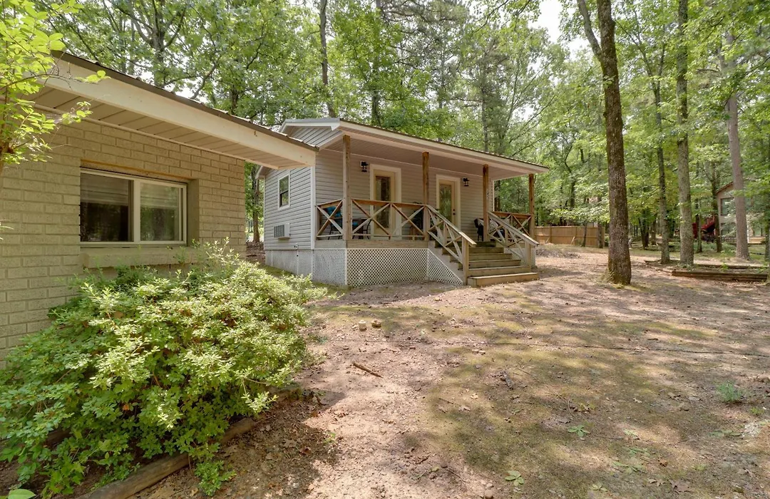 Arkansas Vacation Rental On Greers Ferry Lake!-1