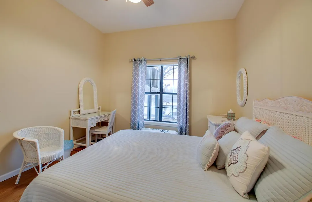 Spacious Hot Springs Oasis On Lake Hamilton!-1