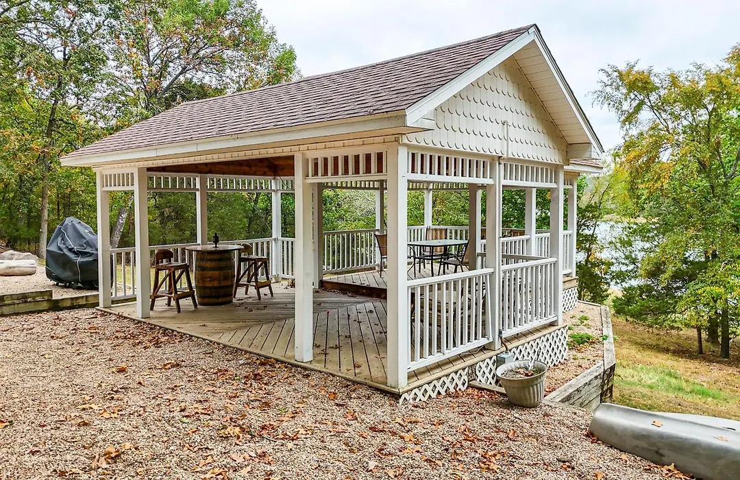 Waterfront Beaver Lake House W/ Deck & Fire Pit!-1