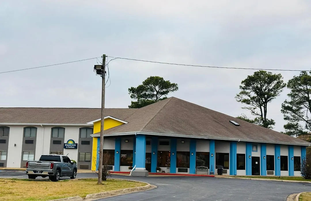 Days Inn & Suites By Wyndham Brinkley-1