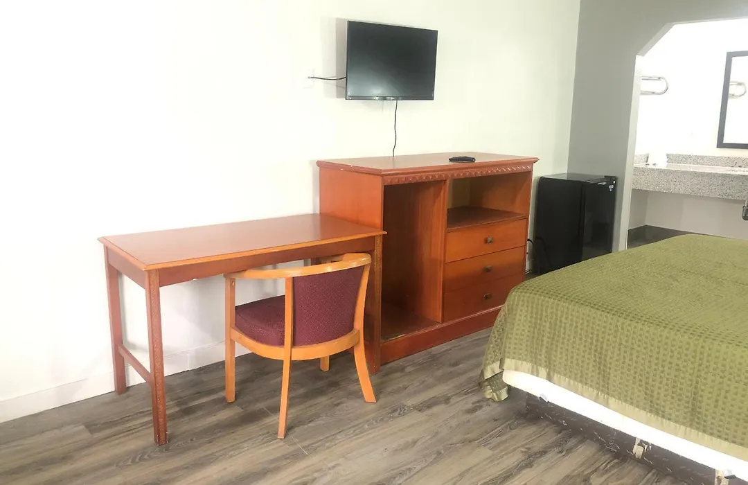 Rodeway Inn-1