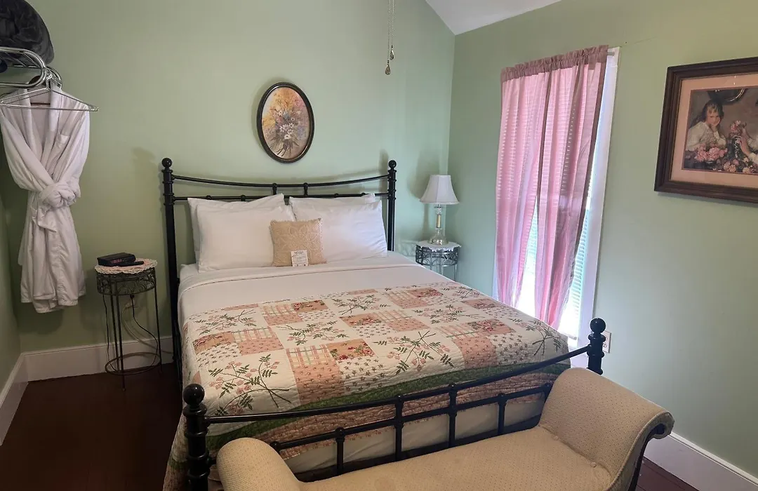 Ozark Country Inn-1