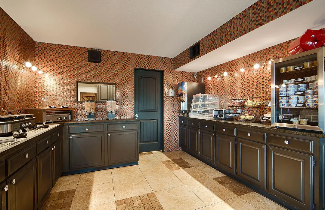 Best Western Windsor Suites-1