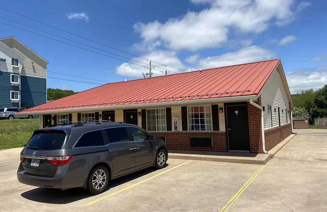 Regency 7 Motel-1