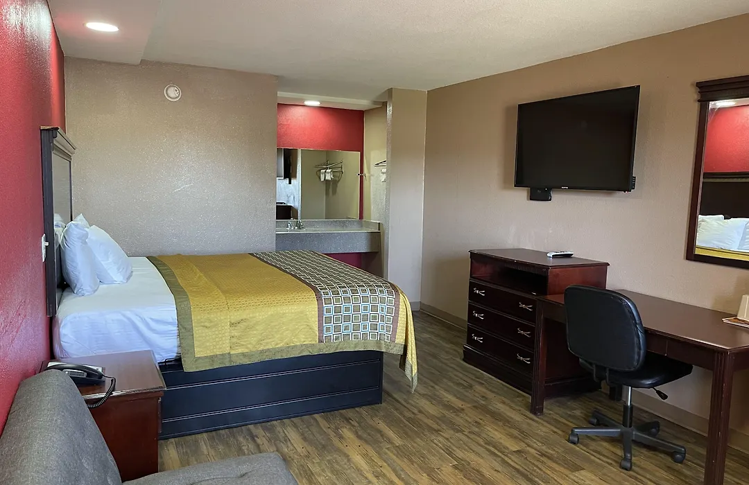 Deluxe Inn-1