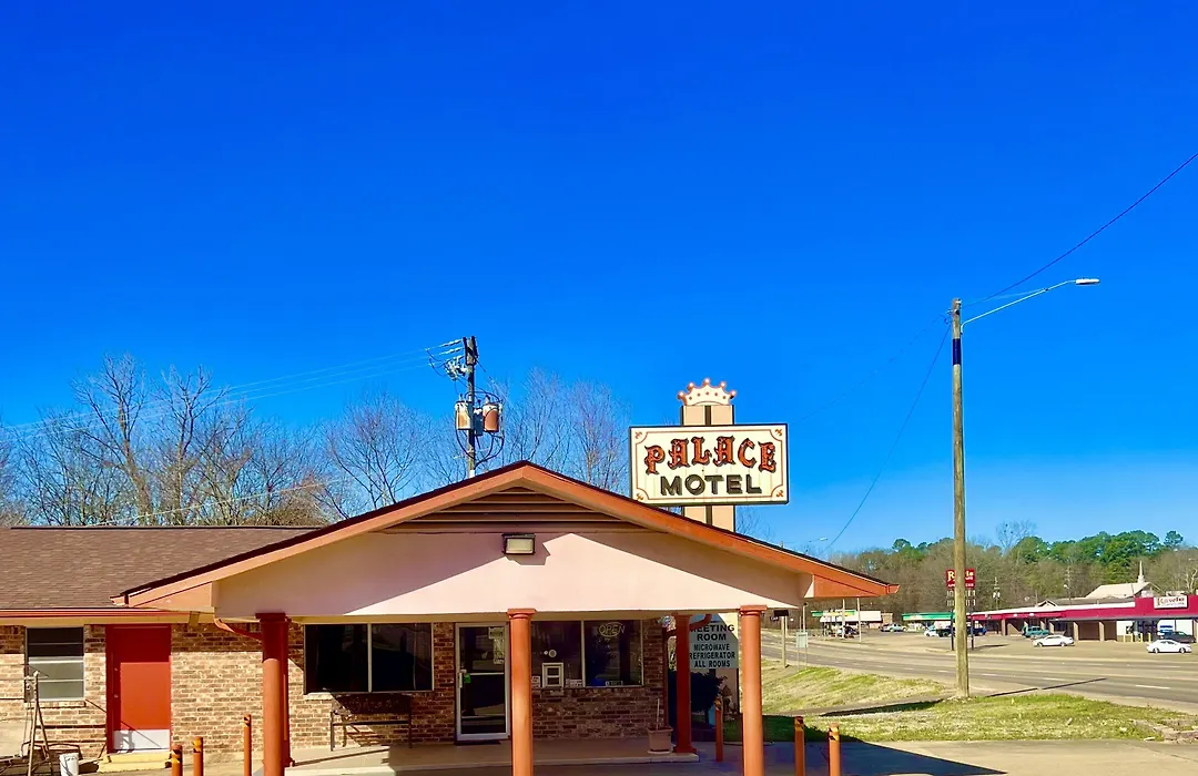 Palace Motel Dequeen-1