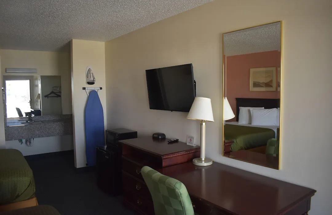Royal Inn-1
