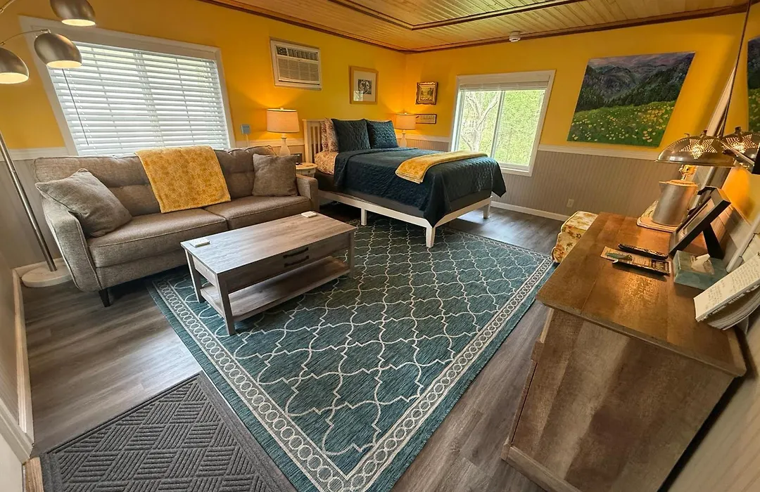 Sherwood Court Cottages & Guest Rooms-1