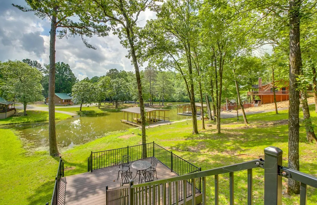 Lakefront Arkansas Home W/ Dock & Sunroom-1