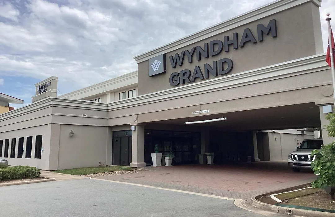 Wyndham Grand Executive Center Little Rock Airport-1