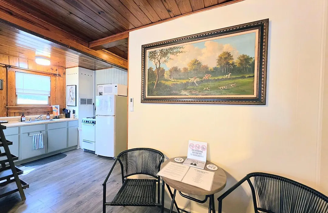 #08 - One Bedroom Lakeview Cottage-Pet Friendly-1