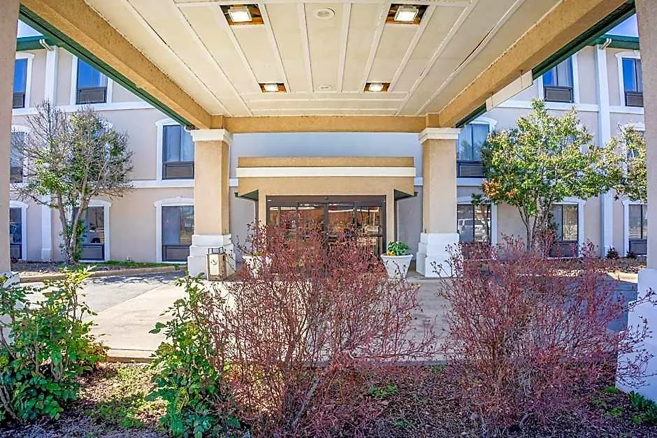 Lexington Suites Of Jonesboro-1