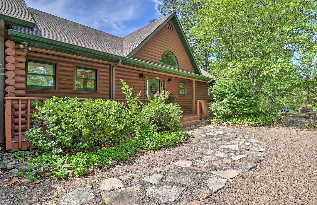 Beaver Lake Home W/ Game Room, Boat Slip & Views!-1