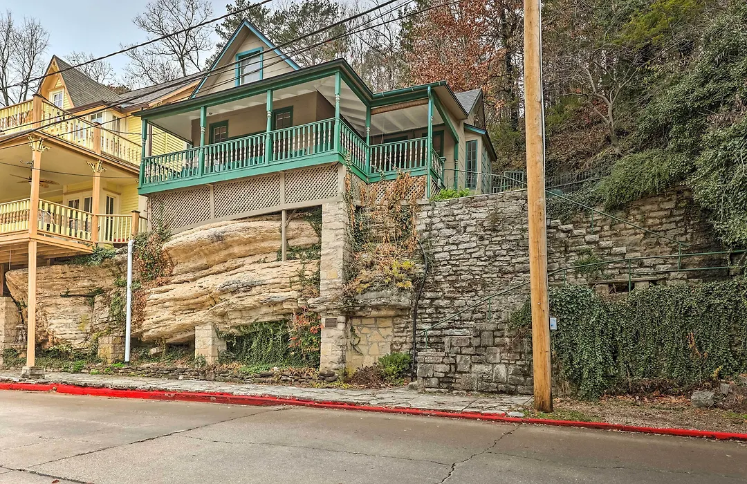 Cozy Eureka Springs Cottage, Walk To Dtwn!-1