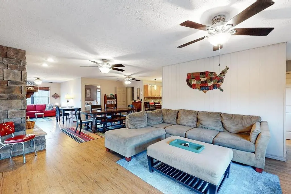 Lone Star Lake House-1