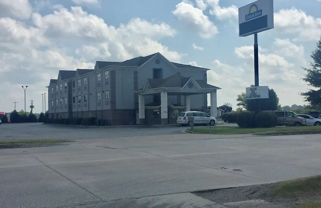 Days Inn By Wyndham North Little Rock-1