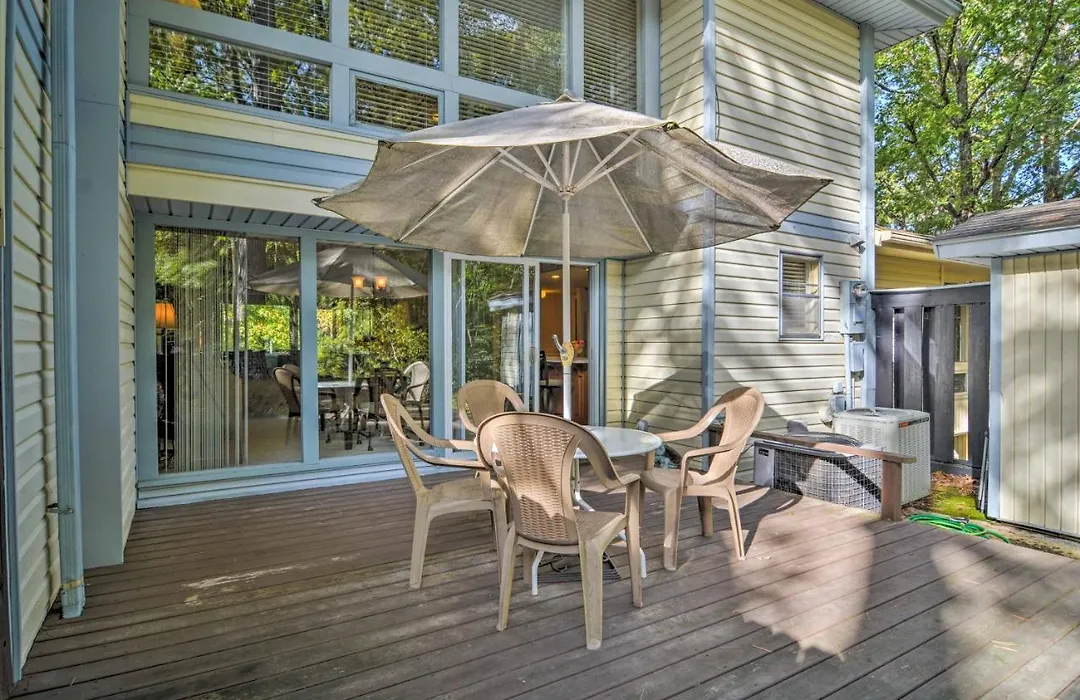 Lakefront Townhome W/ View In Hot Springs Village!-1