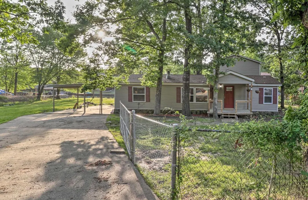 Lake Hamilton Home W/ Dock: 8 Mi To Hot Springs Np-1