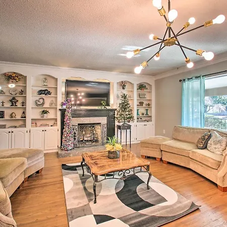 Hot Springs Home: Walk To Oaklawn!-2