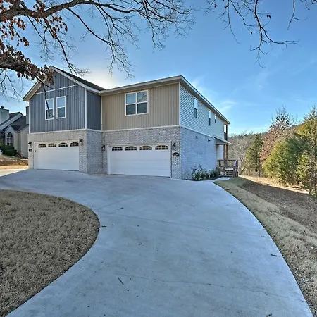 Modern Beaver Lake Gem At Holiday Island!-2