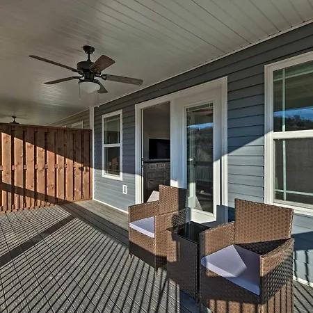 Holiday Island Beaver Lake Escape With Views!-2