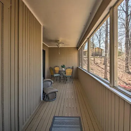 < 1 Mi To Lake: Hot Springs Village Escape W/ Deck-3