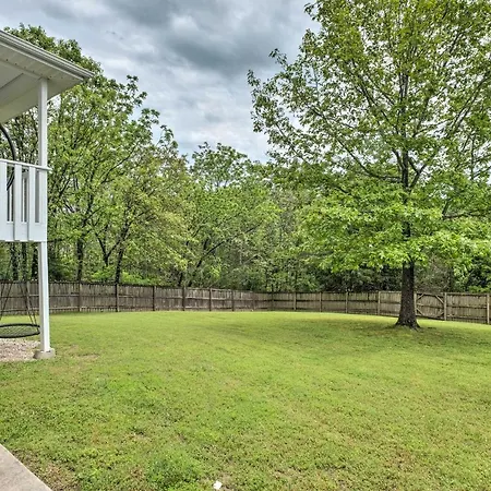 Bella Vista Home With Yard Half Mile To Trails!-2