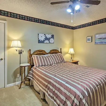 3 Mi To Golf Hot Springs Village Retreat With Deck-2