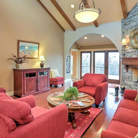 Beautiful Central Fayetteville Townhome W/ Views!-2