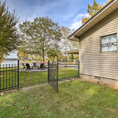Lakefront Home With Deck, Fire Pit And Grills!-3
