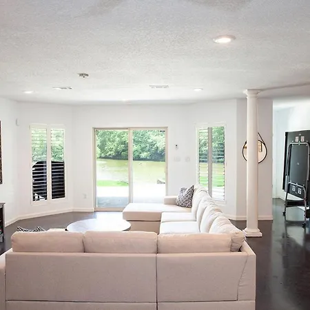 Waterfront Contemporary Near Oaklawn And Shopping, 5 Bd, 4 Ba, For 14 Guests! Villa Hot Springs