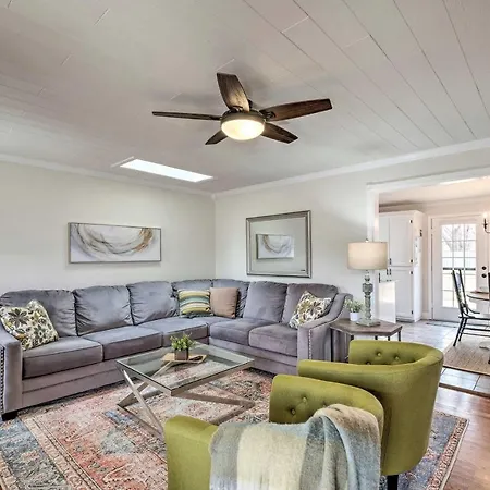 Chic Bentonville Abode Close To Bike Trails!-2