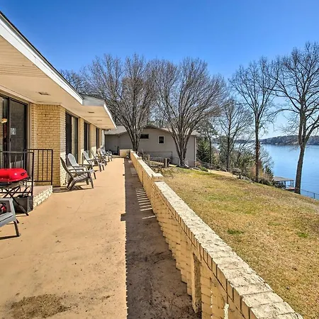Stunning Hot Springs Retreat On Lake Hamilton-2