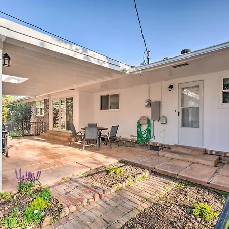 Newly Renovated Little Rock Escape With Yard!-3
