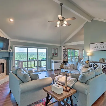 Rustic Lake-View Home Near Greers Ferry Lake-3