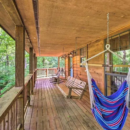 Secluded Creekside Cabin With Kayaks Provided-3