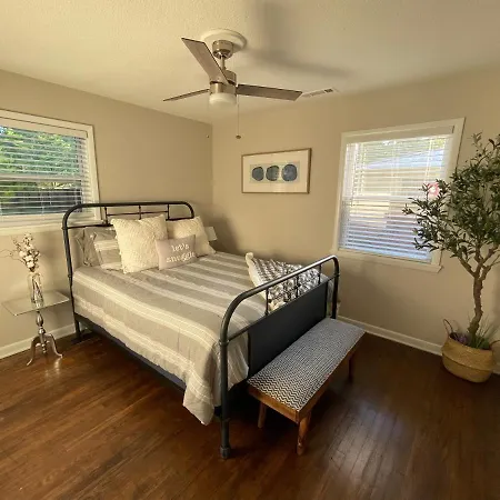 Hidden Gem! The Hogspitality House - 3 Bedroom - 5 Min From The University Of Arkansas!-3