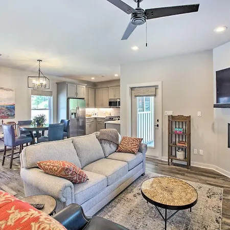 Lakefront Hot Springs Retreat With Deck And Grill-3