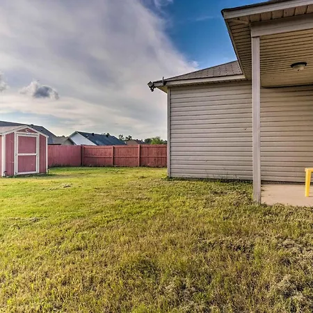 8 Mi To Downtown Little Rock: Home W/ Fenced Yard-3