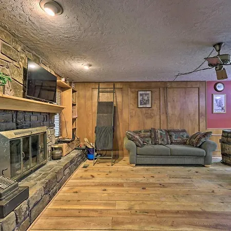 Cozy Hot Springs Village Lodge - Near Lake Desoto!-3