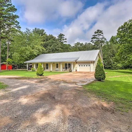 Higden Home With Furnished Porch, Spacious Yard-2