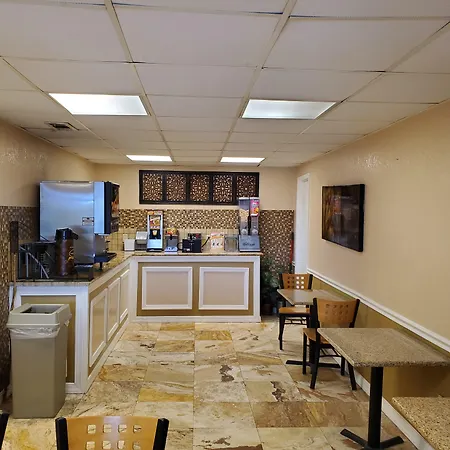 Super 8 By Wyndham Little Rock/North/Airport-2