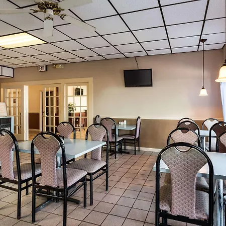 Econo Lodge Osceola-2